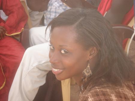  ma  soeur  elle s'appelle  rose  evelyne